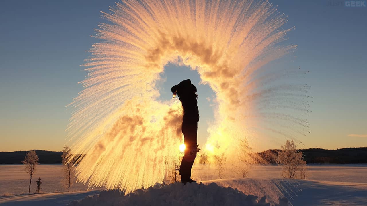 Mpemba effect: hot water thrown into the cold air