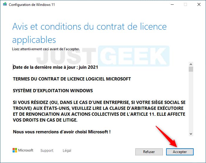 Accept the applicable license terms and notices to install Windows 11